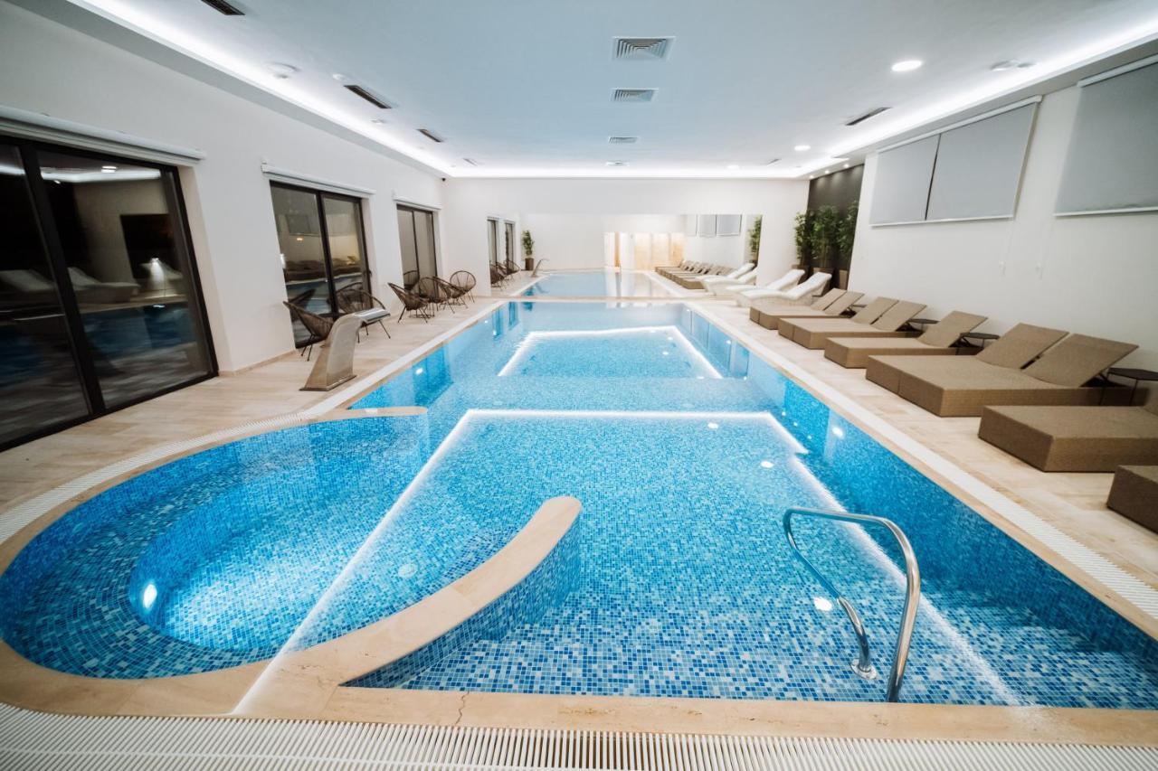 Hotel Barcode Wellness & Spa Sombor Buitenkant foto