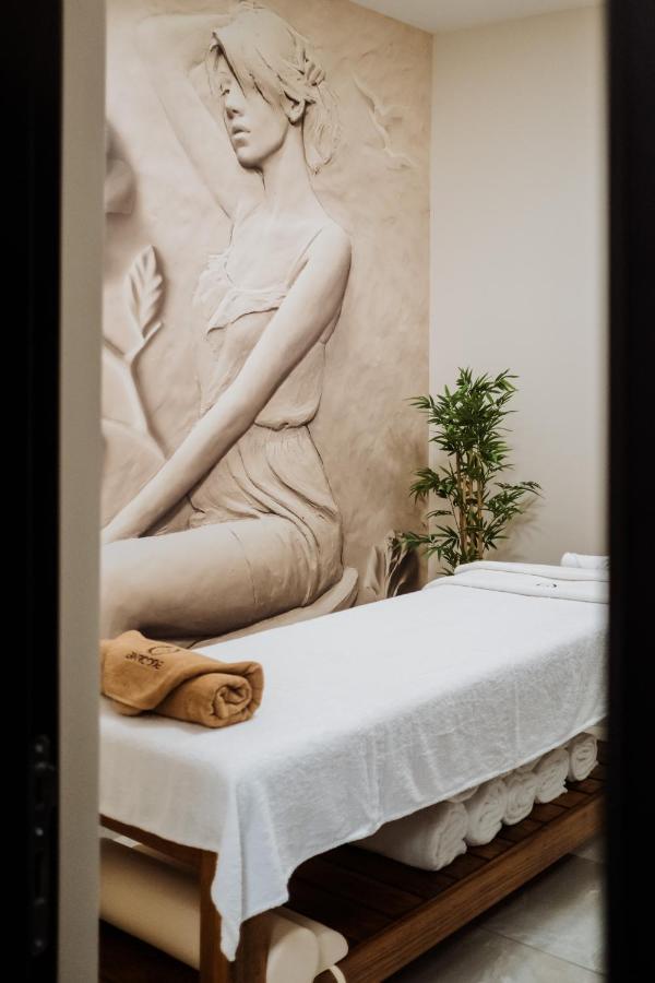Hotel Barcode Wellness & Spa Sombor Buitenkant foto